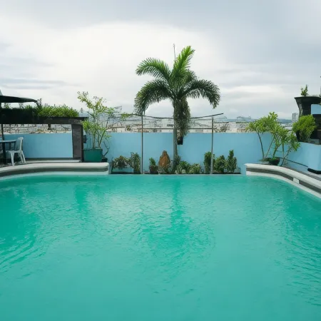 Urban Travellers Hotel
