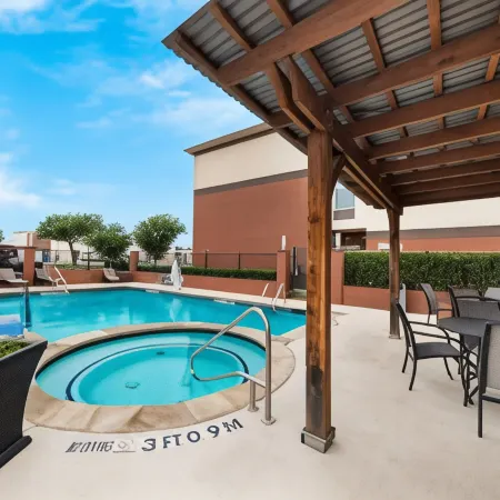 Best Western Plus Lake Dallas Inn  Suites