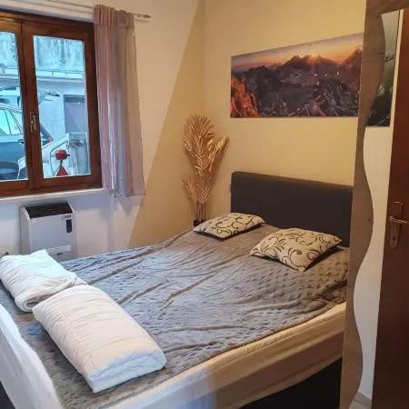 Holiday feeling Lake Garda Limone mountain / lake view