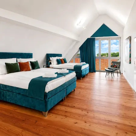 HELLOFLATS: Luxury Penthouse / Balcony / Parking / Center / Therme / MUC Airport