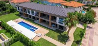 Sweet Home Kemer Apartments - مسبح