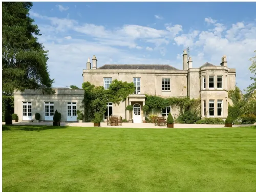 Guyers House Hotel and Restaurant - ที่มีที่จอดรถ