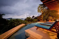 Balinese Inspired Villa w/Panoramic Views & Pool. A/C in All Bedrooms