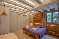 Blue Sky Hotel Apartments - parking