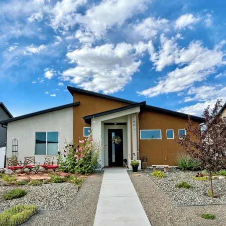 Kokopelli House - Modern Fruita Retreat with Garage