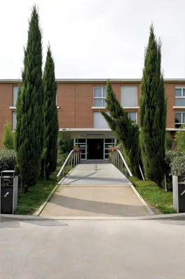 Residhotel les Hauts d'Andilly - Apartments