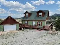 Luxurious Cabin Along the Tarryall Creek - 4-Star