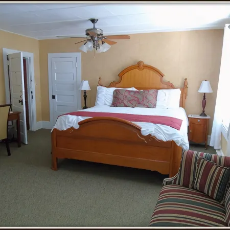 The Charleston Inn Hendersonville NC