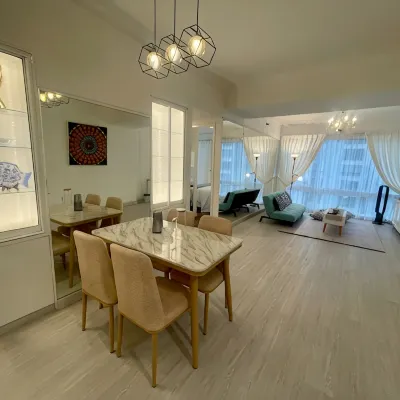 Spacious 2BR @Taman Anggrek Mall near Central Park 타만 앙그렉 몰 주변 호텔