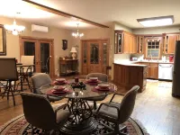 Beautiful Riverside Getaway - WiFi