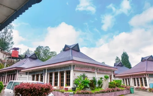 Danau Toba International Cottage Berastagi