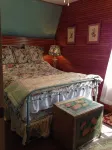 Restored Historic Adirondack Bird Camp Near Gore MT with Lovely Mountain Views - シャレー