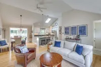 Coastal Cape Cod 3 bedroom close to the beach, bike path & ponds! - 3-Star