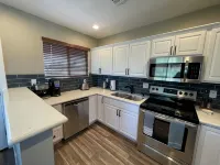 Downtown Tempe Historical Neighborhood & minutes to ASU - Apartments