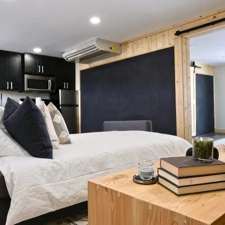 Golden Spike Stable Getaway in Downtown Tremonton Отели в г. Бокс Элдер Каунти