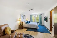 Poolside Retreat - Spacious 4-Bedroom Retreat with Pool, Hot Tub, Game Room&More - Private Pools