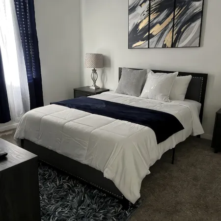 Quiet Stay Near ExxonMobil & St. Luke’s Hospital