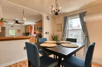 Pet-Friendly Downtown Escape: Fully Fenced Yard, Fire Pit, BBQ & Nintendo Switch - 民宿