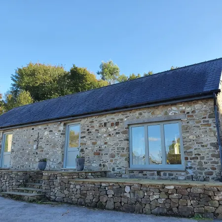 Gorgeous farm cottage, full of rural charm yet close to beaches and castles.