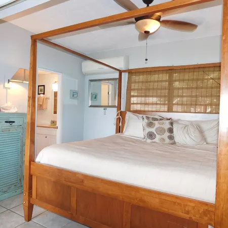 Million Dollar Views: Walk to Beach, Pools, and Restaurant