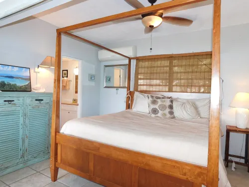 Million Dollar Views: Walk to Beach, Pools, and Restaurant