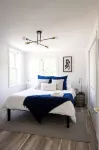Gorgeous renovated-5 min to Main St-BBQ-Firepit-Free Sandbanks pass-Pac Man game - Wifi