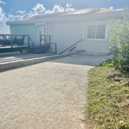 Easy location, Ocean view, Sunsets, Jeep Available, Solar, Battery Power, Wifi
