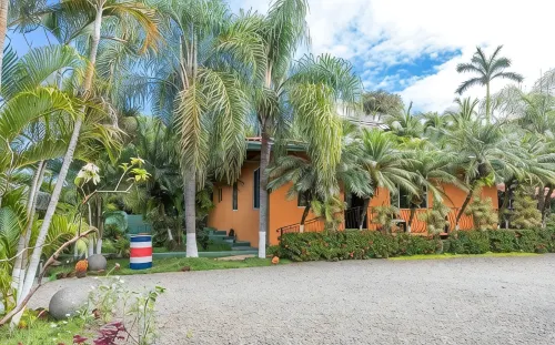 Slow M'Ocean in the Heart of Manuel Antonio 3 bed 3 bath - جاكوزي