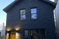 Prime 4 Br Sleeps 13, Chef Kitchen, 8 Blks to Wrigley, 15Min Train to Mag Mile - Bungalows