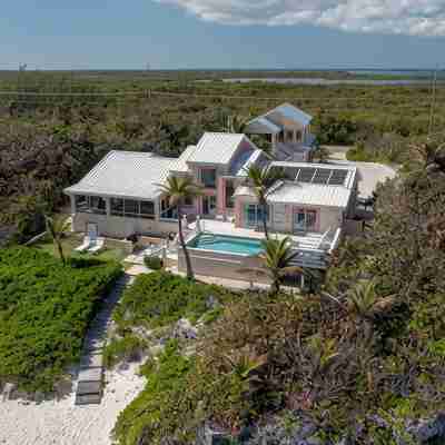 Coral Loft 4BR + 1 BR Oceanfront Villa w/ Private Pool & Beach in Grand Cayman Hotel Exterior