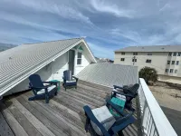 Steps to the Beach, Ocean Views, Ocean front lot - 4성급