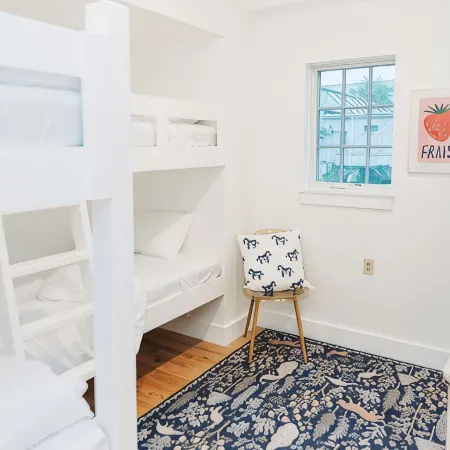 Beautiful 3-Bed 2.5 bath in downtown Freeport