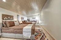 Breathtaking Views, Indoor/Outdoor Linear Fireplace, Sauna - 5-Star