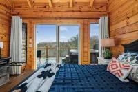 Red River Gorge Cabin with Hot Tub~AMAZING VIEW~Pool Table~Perfect for groups - Boutique