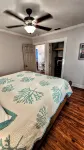 2-bedroom house, fits 6, bike trails, pet friendly, lakes, downtown night life! - Homestays