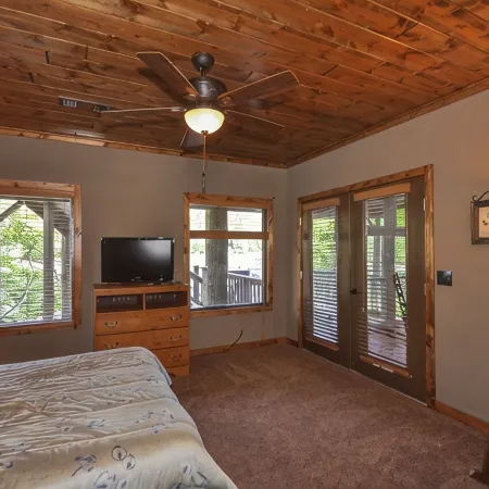 Lake Front, Pets, Theater, Dock, Swim-Fish-Boat,  Fire Pit, New Boat, Pickleball
