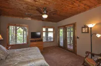 Lake Front, Pets, Theater, Dock, Swim-Fish-Boat,  Fire Pit, New Boat, Pickleball - 精品