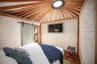 Hoot Owl Yurt/Cold A/C! Hot Tub/Medina River/Close to Downtown/RiverYurtVillage - Chalets