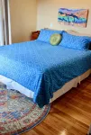 Treetop Lodge - Lose yourself in the views on the westside, close to downtown. - balcony