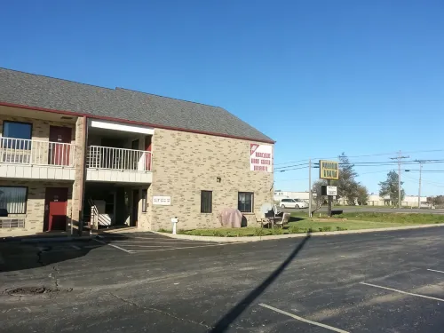 Hoosier Inn- Portland - Inns