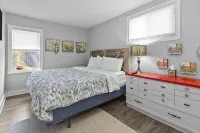Pedal II - Private 2 Bedroom Apartment Close to Town ~ Walk Everywhere! - Wifi