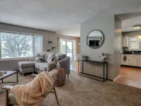 Breezy Hills - Unit 4; Lake Bemidji, King Bed, Kayaks, PB Trail Private Access - Boutique