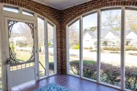 Auburn Game Day Retreat • 2Br Home • Sleeps 4 • Near Downtown Opelika - Kitchens