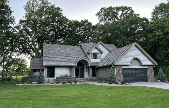 Beautiful Fully Remodeled House Located on Hazeltine National Golf Club.