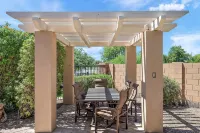 Chandler Keep – Medieval Spanish Villa, BBQ Courtyard & Prime South Chandler - balcony