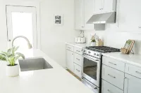The Davis: Restored 1942 Coastal Retreat in Historic Oglethorpe Park, Sleeps 14 - 4-Star