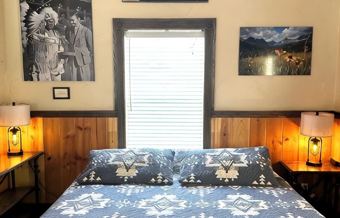 Beautiful Luxury Cabin Near Two Medicine Lake