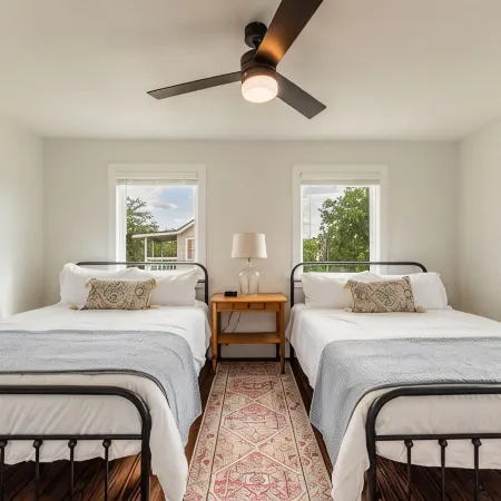 Charming 2-bedrm home in the heart of Liberty Hill