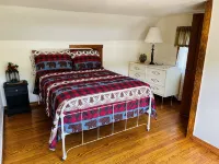 Chad’s place 4- Bedroom 2-BR home at Smoke Hole Wi-Fi -Pet Friendly- sleeps 8-10 Hotels in Pendleton County