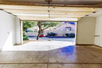 Contemporary Oro Valley Retreat - Mountain Views! - Wi-Fi